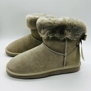 Lamo Women’s Adele Short Light Tan Shearling Winter Boots Size 7 NWOT